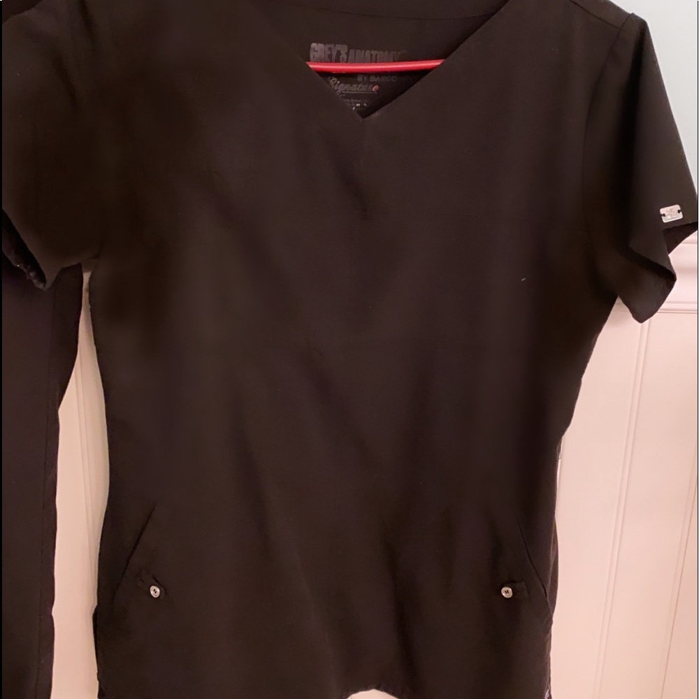 Black scrub top size small